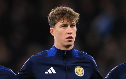 La più bella Wag della Gran Bretagna mette in mostra il pancione: Hendry presto papà!- immagine 3