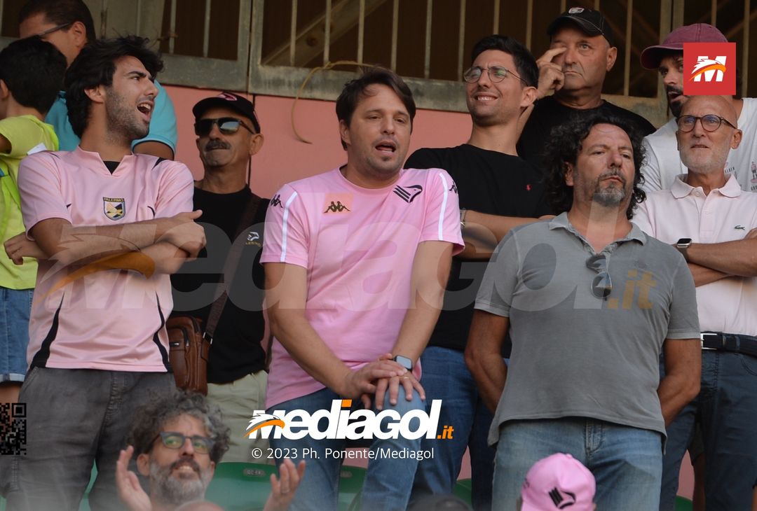 FOTOTIFO Palermo-Feralpisalò 3-0, gli scatti ai tifosi al “Renzo Barbera” (GALLERY) - immagine 15