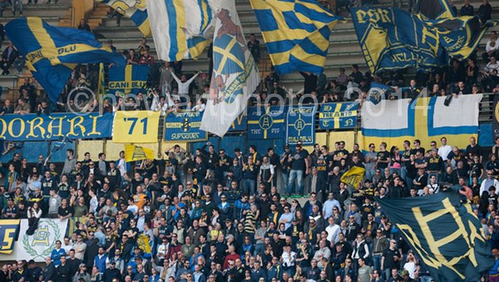 CHIEVO-VERONA, CURVA SUD OLTRE QUOTA 4000  CHIEVO-VERONA, CURVA SUD OLTRE QUOTA 4000 - immagine 1