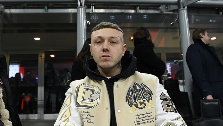 Lazza sui cori in Milan-Roma: “Non potrei mai odiare Napoli. Chi lo pensa ha il cervello confuso” - immagine 1