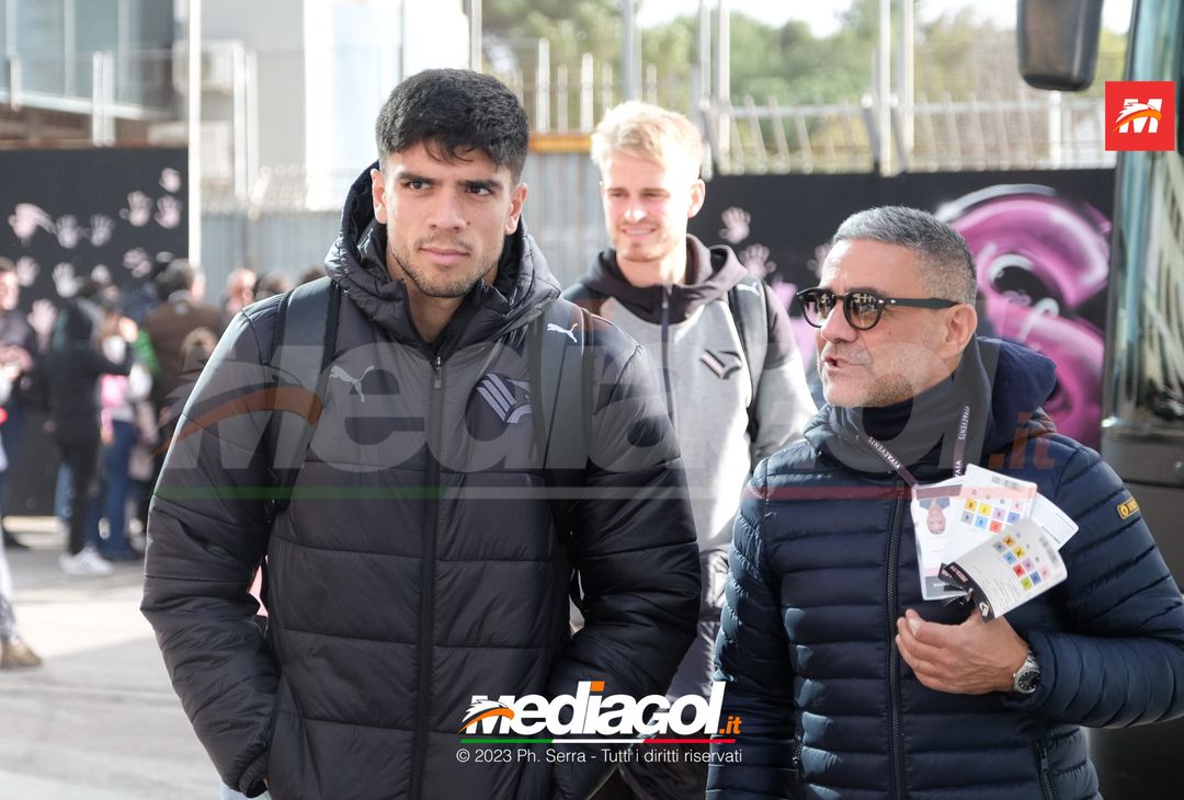 FOTO Como-Palermo, il Palermo in partenza dal ‘Renzo Barbera’ (GALLERY) - immagine 33