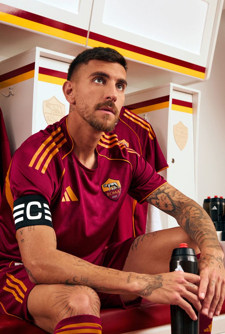 Roma, ecco le immagini della nuova maglia  – FOTO GALLERY - immagine 10