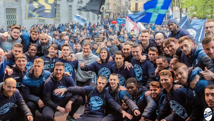 Ultras Lecco tra derby e promozione: “È follia che si metta in discussione la B” Ultras Lecco tra derby e promozione: “È follia che si metta in discussione la B” - immagine 1