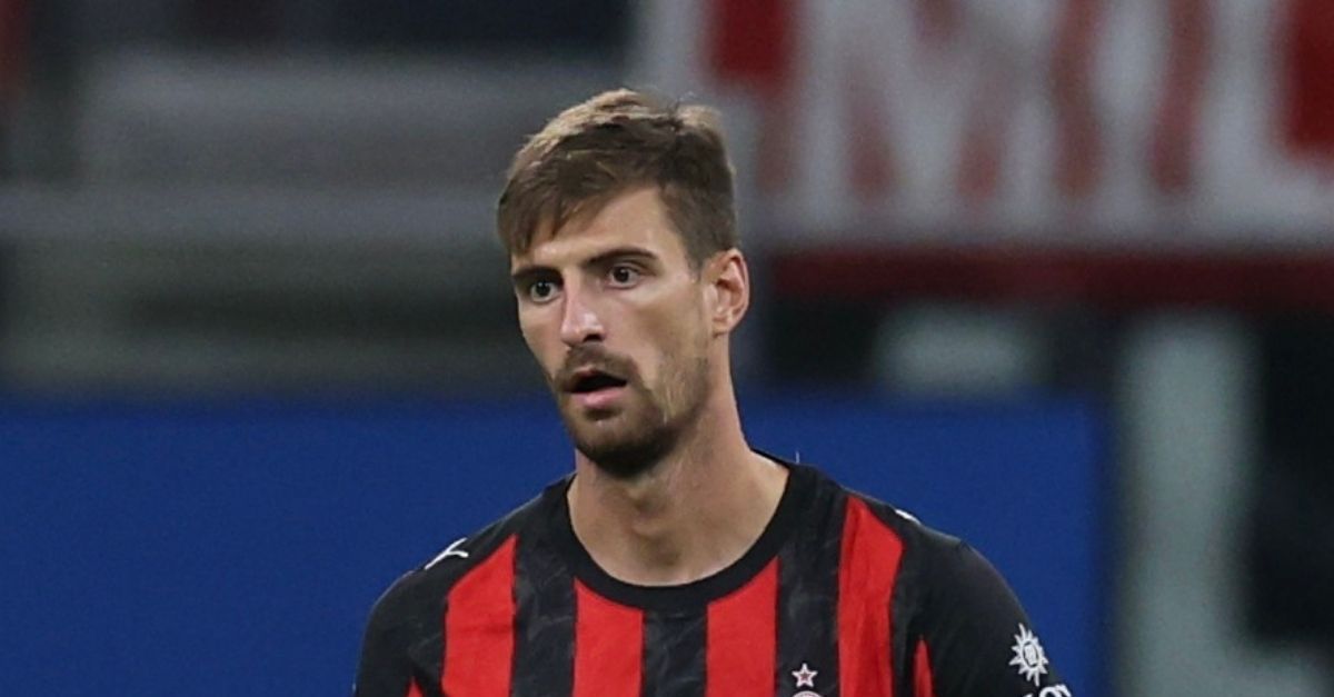 Milan, difesa a 3 per subire meno gol. Ma il mercato non ha aiutato Allegri Milan, difesa a 3 per subire meno gol. Ma il mercato non ha aiutato Allegri