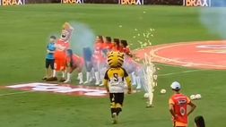 Brasile, clamorosa gaffe della mascotte del Criciuma: l’esilarante video