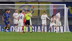 Rissa in Verona-Fiorentina, Gudmundsson sfotte Suslov: “Prendi qui la maglia” – FOTO