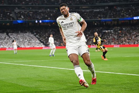 MADRID, SPAGNA - 1 FEBBRAIO: Jude Bellingham del Real Madrid si infortuna durante la partita LaLiga EA Sports tra Real Madrid CF e Rayo Vallecano de Madrid all'Estadio Santiago Bernabeu il 1 febbraio 2026 a Madrid, Spagna. (Foto di Denis Doyle/Getty Images) Real Madrid, paura per Jude Bellingham. L’inglese è uscito dopo solo 9 minuti- immagine 2
