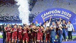 Il Lanús festeggia la conquista della Copa Sudamericana dopo una serie record di rigori