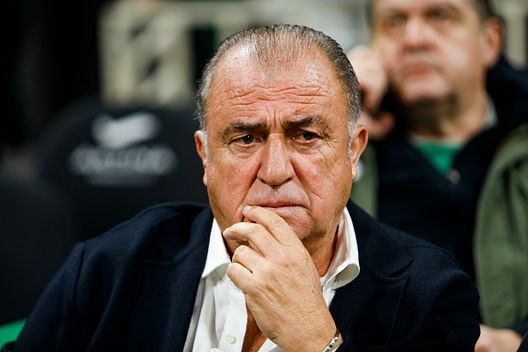 Il Panathinaikos esonera Terim: niente derby con l’Olympiacos per l’Imperatore- immagine 2