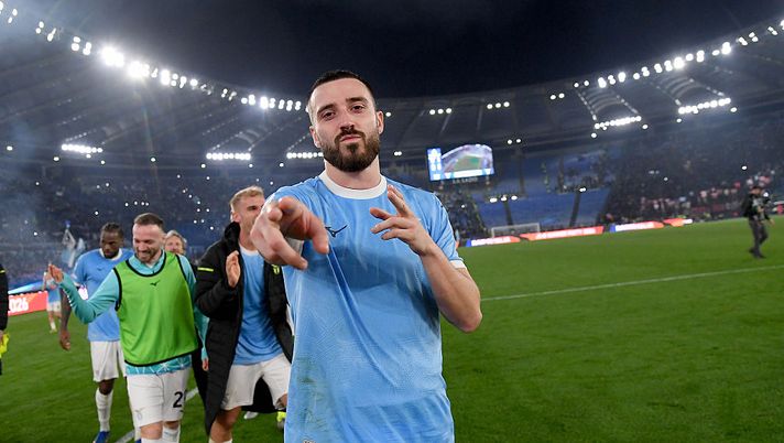 ROME, ITALY - MARCH 15: Mario Gila SS Lazio celebrates a victory after the Serie A match between SS Lazio and AC Milan at Stadio Olimpico on March 15, 2026 in Rome, Italy. (Photo by Marco Rosi - SS Lazio/Getty Images) Calciomercato Serie A, le ultime: il Milan ha il centrale. Zaniolo, decisione presa- immagine 1