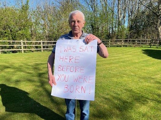 Manchester United, rabbia per un tifoso: il caro prezzi spezza un legame storico- immagine 2