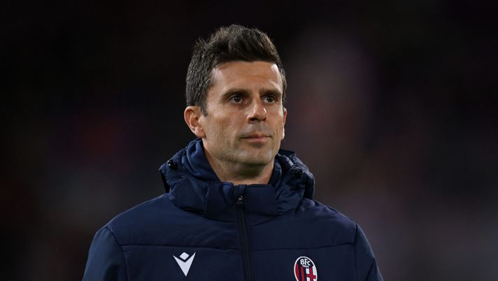 BOLOGNA, ITALY - NOVEMBER 03: Thiago Motta head coach of Bologna FC during the Serie A TIM match between Bologna FC and SS Lazio at Stadio Renato Dall'Ara on November 03, 2023 in Bologna, Italy. (Photo by Alessandro Sabattini/Getty Images) Thiago Motta: “A Firenze con rispetto. Nzola? Ecco cosa penso” - immagine 1