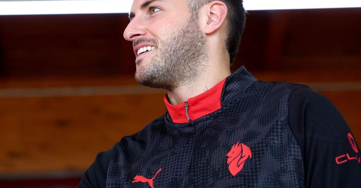 Derby Inter Milan, Allegri aspetta Giménez: l’idea dell’allenatore rossonero sul ‘Bebote’