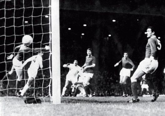 Lutto nel calcio: se ne va La Bruja Veròn, leggenda dell’Estudiantes e padre di Juan Sebastian- immagine 3