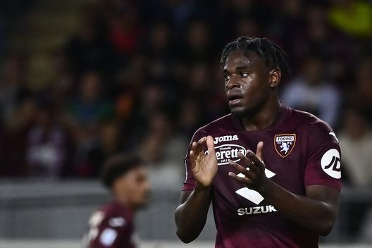 TURIN, ITALY - SEPTEMBER 24: Duvan Zapata of Torino FC reacts during the Serie A TIM match between Torino FC and AS Roma at Stadio Olimpico di Torino on September 24, 2023 in Turin, Italy. (Photo by Stefano Guidi/Getty Images) Toro, trasferta romana: con la Lazio a caccia del 4º risultato utile consecutivo- immagine 2