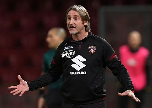BENEVENTO, ITALY - JANUARY 22: Davide Nicola, Head coach of Torino reacts during of the Serie A match between Benevento Calcio and Torino FC at Stadio Ciro Vigorito on January 22, 2021 in Benevento, Italy. (Photo by Francesco Pecoraro/Getty Images) Benevento-Torino 2-2, Nicola: “Soddisfatto. Dobbiamo scaldare i cuori dei tifosi”- immagine 1