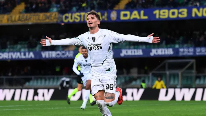 Serie A, Esposito straordinario: 4 gol in stagione, il doppio record in campionato - immagine 1