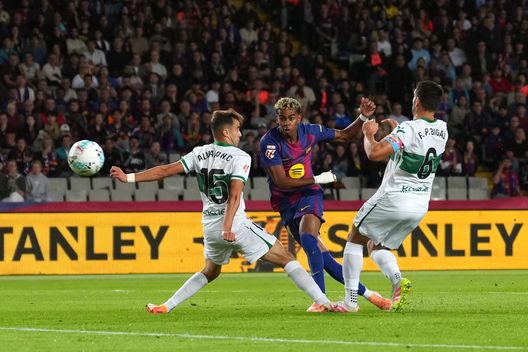 Lamine Yamal, calciatore dell' FC Barcellona e della nazionale spagnola. (Photo by Alex Caparros/Getty Images) UEFA abilita il Camp Nou: il Barcellona può giocare in Champions League- immagine 2