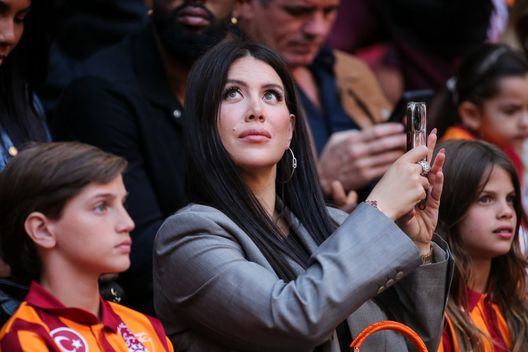 Wanda Nara ha cambiato la foto profilo su WhatsApp e Icardi non c'è più