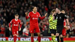 Liverpool, Van Dijk chiede all’arbitro se ha bevuto: è tutto vero…