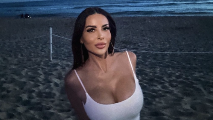 Marialuisa Jacobelli esagerata sui social: il décolleté è davvero da urlo Marialuisa Jacobelli esagerata sui social: il décolleté è davvero da urlo - immagine 1