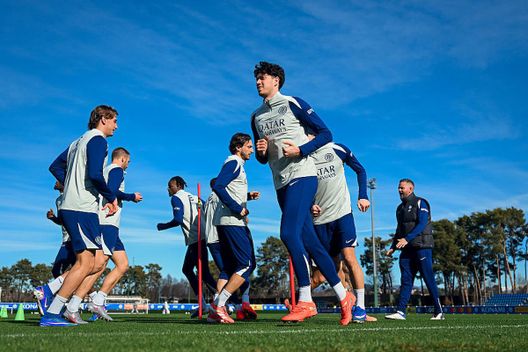 FCIN1908 – Fiorentina-Inter, Bastoni lascia Appiano: il difensore non parte per Firenze- immagine 2