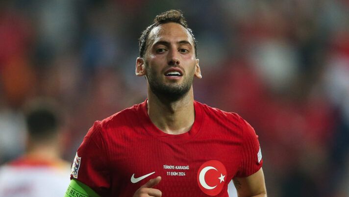 UFFICIALE – Inter, Calhanoglu non convocato dalla Turchia e torna a casa: ecco il motivo. E Montella… - immagine 1