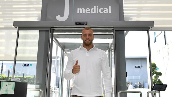 TURIN, ITALY - JULY 05: Juventus New Signing Michele Di Gregorio Medical Tests at Jmedical on July 05, 2024 in Turin, Italy. (Photo by Filippo Alfero - Juventus FC/Juventus FC via Getty Images) Di Gregorio: “Juve speciale, qui per vincere tanto. Voglio iniziare e mettermi in gioco” - immagine 1