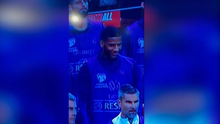 Todibo spiega le risate durante il minuto di silenzio: “Pensavo a mia madre…” - immagine 1