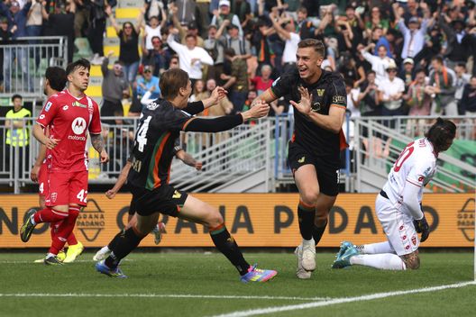 Monza, Nesta arrabbiato dopo il ko con il Venezia: “In quanti tengono al club?”- immagine 3