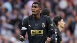 Valencia, vertice urgente per Mosquera. L’agente: “Ecco perché siamo venuti”. L’Inter c’è