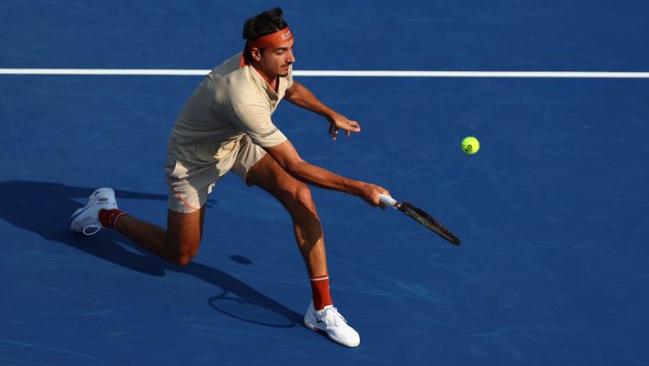 DUBAI, UNITED ARAB EMIRATES - MARCH 02: Lorenzo Sonego of Italy in action against Alexander Zverev of Germany during their Men's Quarter Final match on day day twelve of the Dubai Duty Free Tennis at Dubai Duty Free Tennis Stadium on March 02, 2023 in Dubai, United Arab Emirates. (Photo by Francois Nel/Getty Images) Internazionali d’Italia, ecco la finale Zverev-Jarry: equilibrio sulla terra rossa - immagine 1