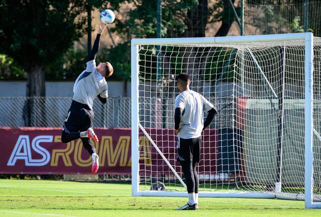 Raduno Roma, il primo allenamento di Wesley e Vasquez a Trigoria- FOTO GALLERY - immagine 29