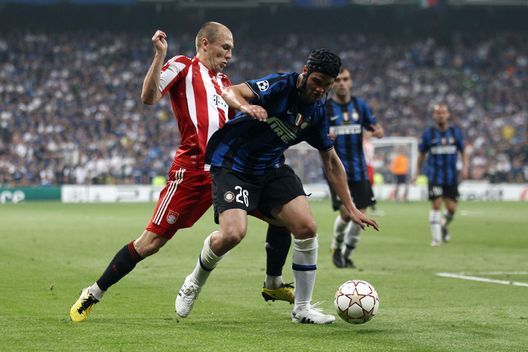 Chivu in campo con la maglia dell'Inter nella finale di Champions League del 2010. (Foto di Alex Grimm/Bongarts/Getty Images) UFFICIALE: Christian Chivu è il nuovo allenatore dell’Inter- immagine 3