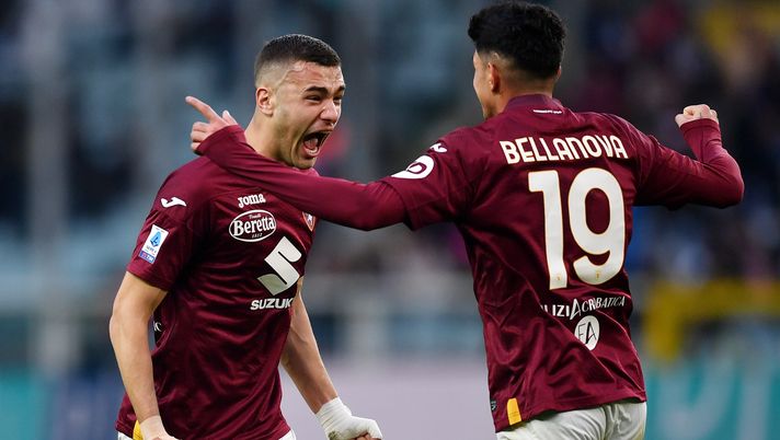 TURIN, ITALY - JANUARY 07: Alessandro Buongiorno of Torino FC celebrates scoring his team's third goal with teammate Raoul Bellanova during the Serie A TIM match between Torino FC and SSC Napoli at Stadio Olimpico di Torino on January 07, 2024 in Turin, Italy. (Photo by Valerio Pennicino/Getty Images) Toro Napoli