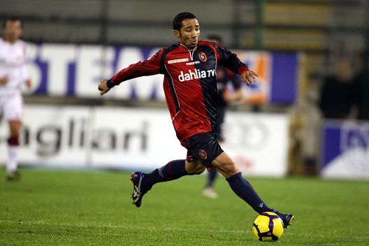 Jeda, ex centravanti del Cagliari, e ora capitano della Zeta Milano. (Foto di Enrico Locci/Getty Images) Dario Hubner, che sorpresa: è il nuovo allenatore della Zeta Milano- immagine 3