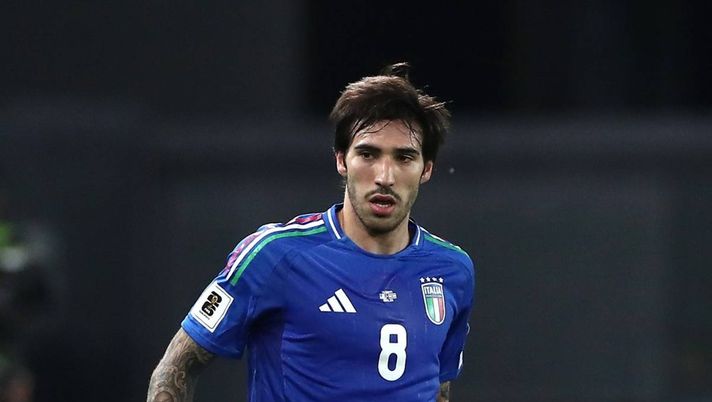 Sandro Tonali (ex centrocampista AC Milan, ora al Newcastle), qui con la maglia dell'Italia | Milan News (Getty Images) L'indiscrezione: 'Tonali chiuderà la sua carriera al Milan'. Ecco la rivelazione di calciomercato su Son