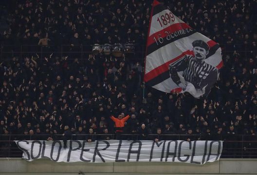 Divieto di abbonamento in curva per decine di tifosi del Milan- immagine 2