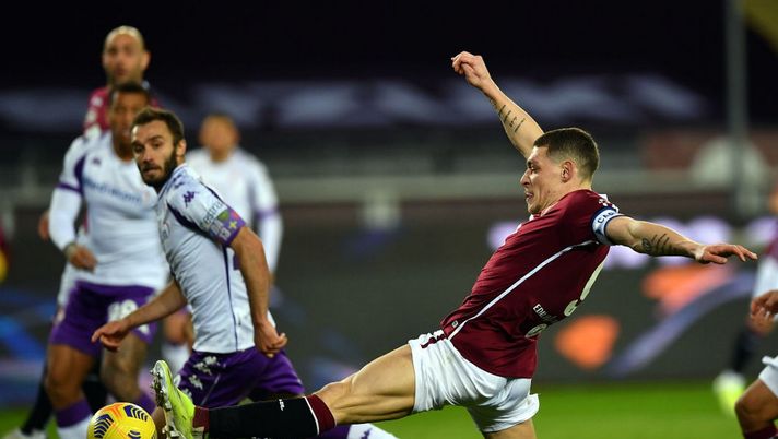 TURIN, ITALY - JANUARY 29: Andrea Belotti of Torino scores during the Serie A match between Torino FC and ACF Fiorentina at Stadio Olimpico di Torino on January 29, 2021 in Turin, Italy. (Photo by Valerio Pennicino/Getty Images) Le pagelle di Fiorentina-Torino 1-1: Belotti anima granata, ma quante ingenuità- immagine 2