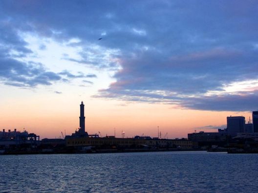 La Lanterna al posto della I di “Belin”…: anche questo è derby genovese!- immagine 2