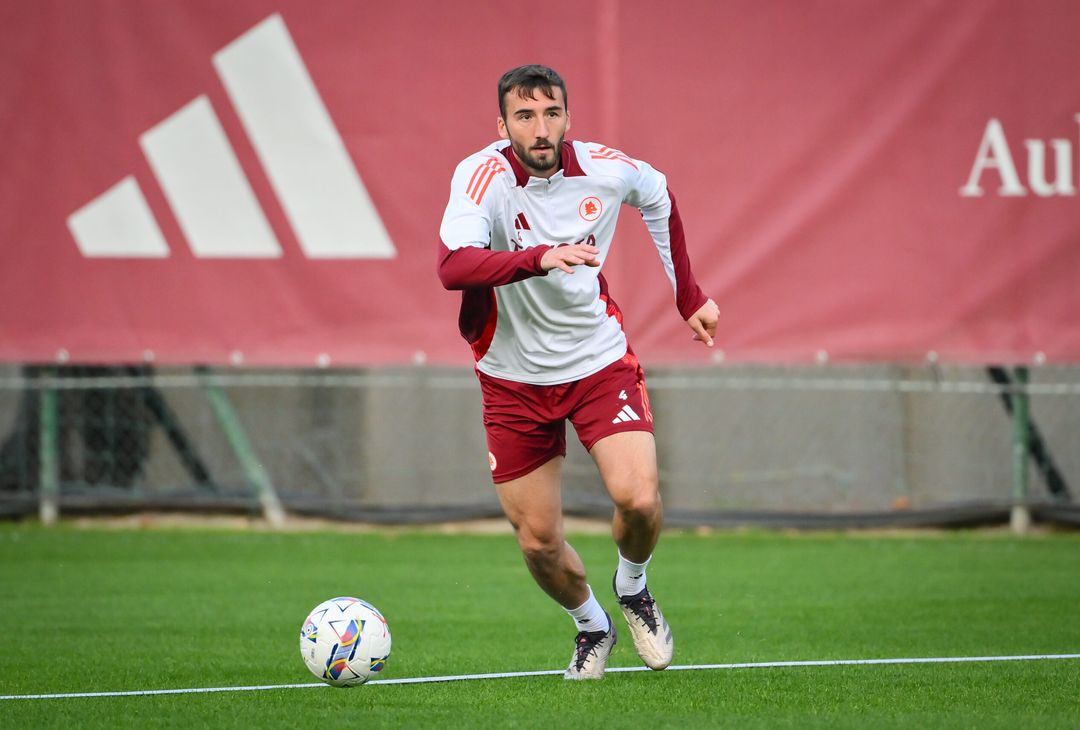 Trigoria, la rifinitura in vista della gara contro il Bologna – FOTO GALLERY - immagine 10