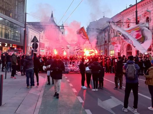 Foto Cluj24.ro Cluj, arriva e lo chiamano “Mandolino”: per Mandorlini il primo derby è con gli sfottò…- immagine 2