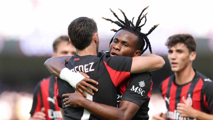 esultanza gol Santiago Giménez AC Milan amichevole Leeds-Milan 1-1