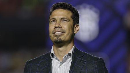 SAO PAULO, BRAZIL - MAY 02: Former player of San Pablo Hernanes smiles during a tribute after his retirement before the match between Sao Paulo and Santos as part of Brasileirao Series A 2022 at Morumbi Stadium on May 02, 2022 in Sao Paulo, Brazil. (Photo by Ricardo Moreira/Getty Images)