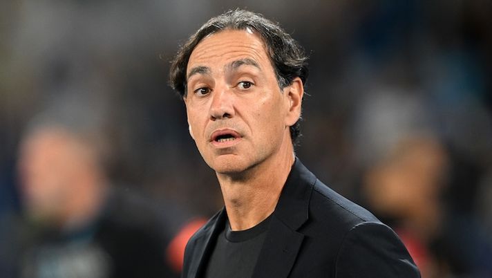 NAPLES, ITALY - SEPTEMBER 29: Alessandro Nesta Monza head coach looks on before the Serie A match between Napoli and Monza at Stadio Diego Armando Maradona on September 29, 2024 in Naples, Italy. (Photo by Francesco Pecoraro/Getty Images) Nesta: “Rientrano Keita e Zeroli, Mota e altri due a rischio! Formazione? Sarà particolare” - immagine 1