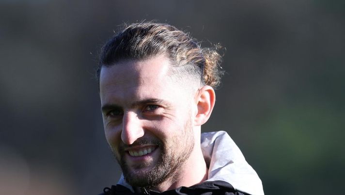 Adrien Rabiot (centrocampista AC Milan), qui durante una seduta di allenamento con i rossoneri a Milanello | Milan News (Getty Images) Modric e Rabiot cambiano il Milan: c'è un dato che sorprende davvero