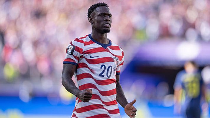 SANTA CLARA, CALIFORNIA - JULY 1:Folarin Balogun #20 of the United States celebrates scoring his team's first goal during the FIFA World Cup 2026 Round Of 32 match between USA and Bosnia and Herzegovina at San Francisco Bay Area Stadium on July 1, 2026 in Santa Clara, United States. (Photo by John Dorton/USSF/Getty Images) Clamoroso, la FIFA grazia Balogun dopo l’espulsione contro la Bosnia: il motivo - immagine 1
