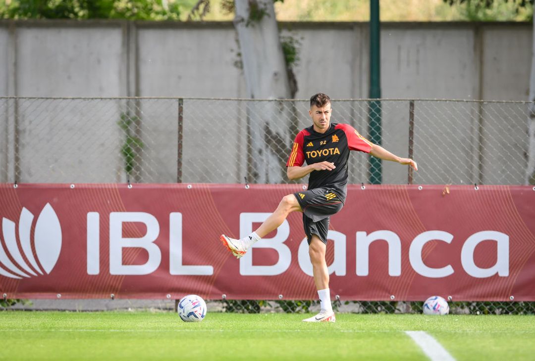 Roma, la rifinitura prima della sfida al Genoa – FOTO GALLERY - immagine 26