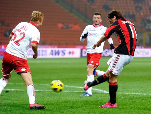 Milano, Italia - 20 gennaio 2011: Il gol di Zlatan Ibrahimović contro il Bari. (Foto di Claudio Villa/Getty Images)
