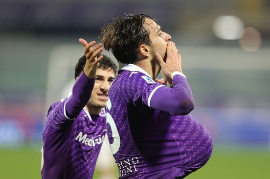 FLORENCE, ITALY - DECEMBER 29: Luca Ranieri of ACF Fiorentina celebrates after scoring a goal during the Serie A TIM match between ACF Fiorentina and Torino FC at Stadio Artemio Franchi on December 29, 2023 in Florence, Italy. (Photo by Gabriele Maltinti/Getty Images) Fiorentina, quale modulo in mancanza di esterni?- immagine 2